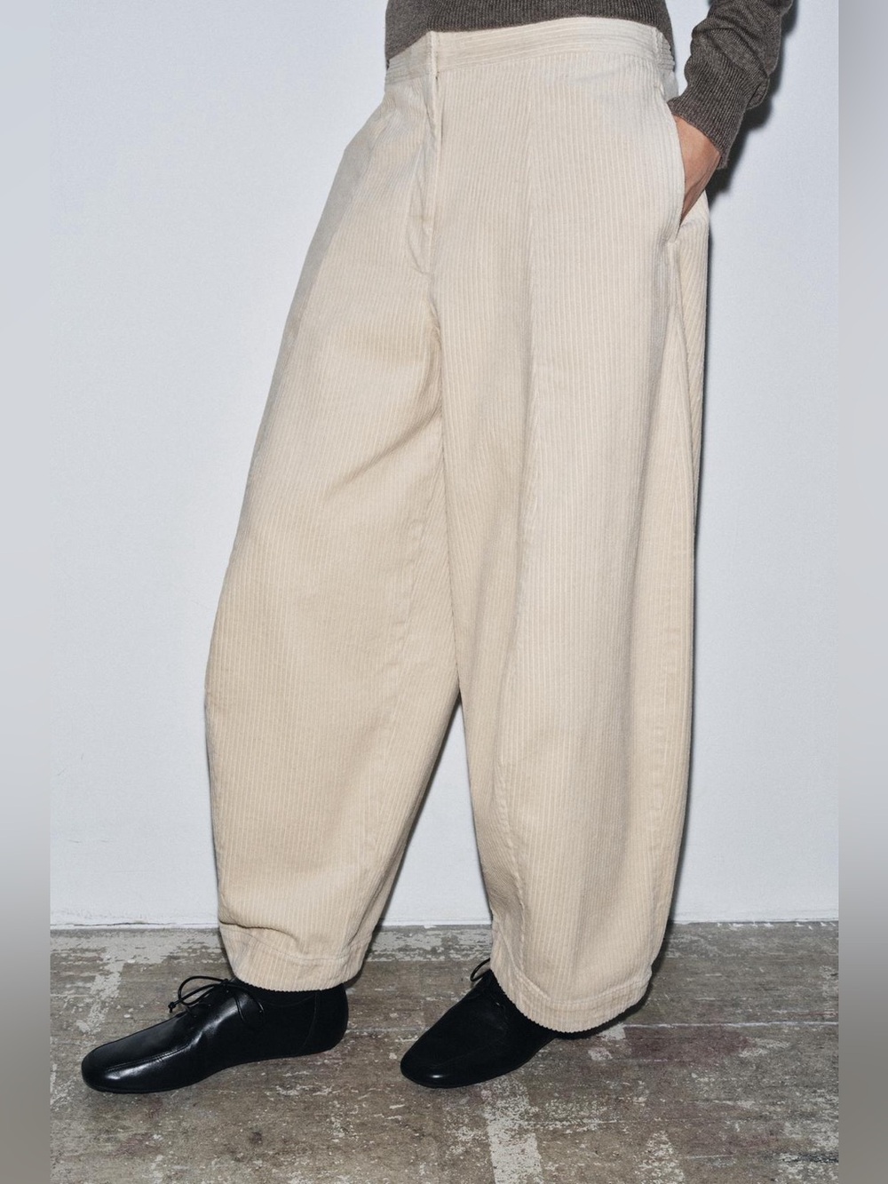 ZARA ZW COLLECTION CORDUROY BARREL PANTS - Picture 3 of 11